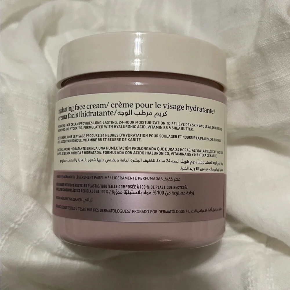 NEW- Bath & Body Works- Hydrating Face Cream - Picture 2 of 3